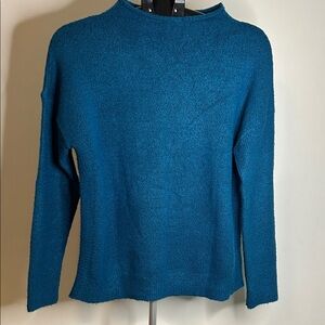 Carolyn Taylor Blue Knit Top